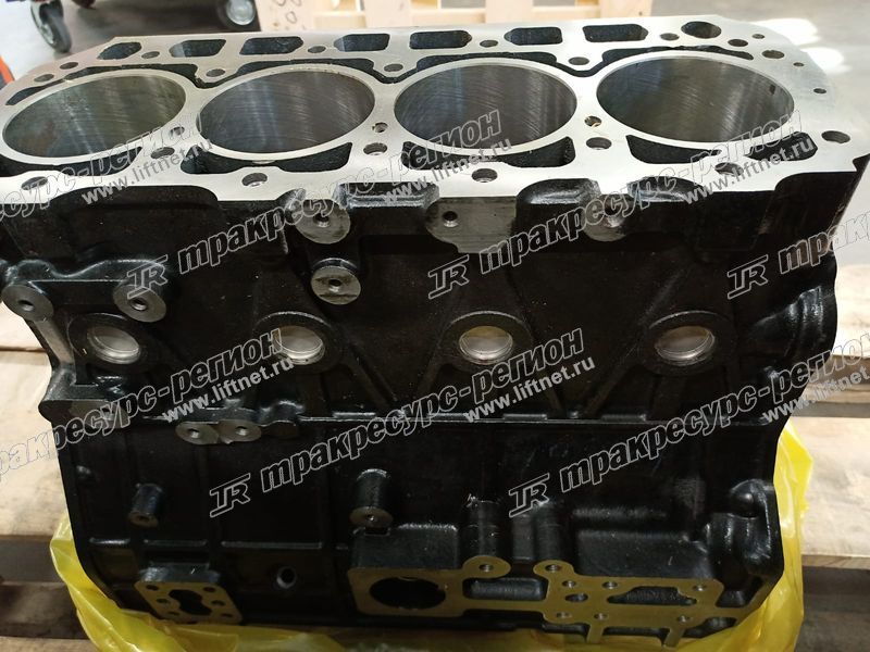 Блок цилиндров двигателя YM729906-01560